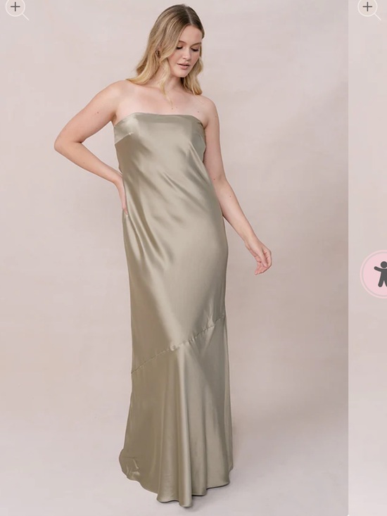Revelry Dresses & Skirts - Revelry Satin Leo Dress in Silver Sage Sz 8
